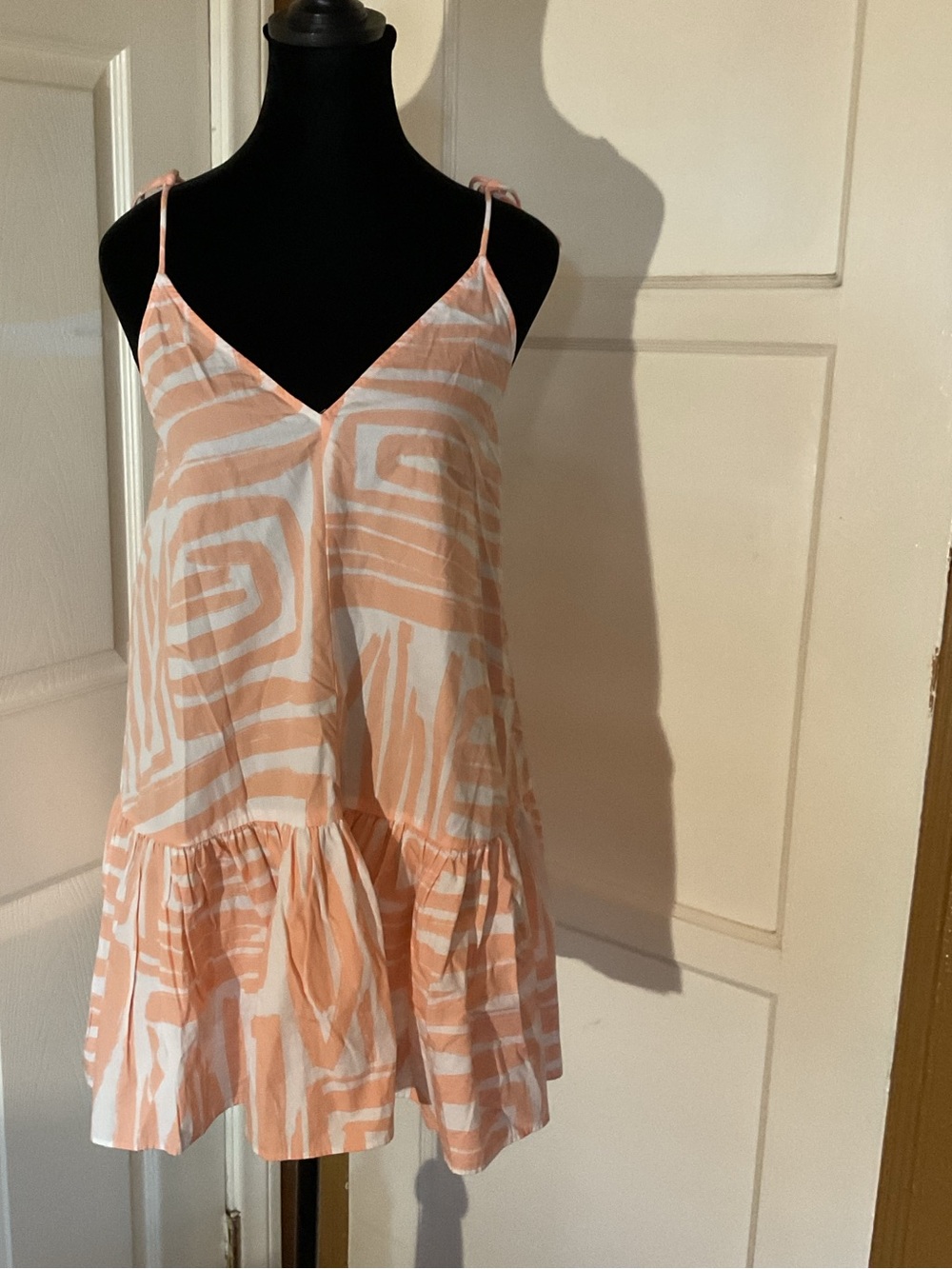 Peach & White Printed Spaghetti Strap Women’s Top size XSP